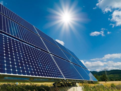 Pulizia dei pannelli fotovoltaici, consigli pratici - Idee Green